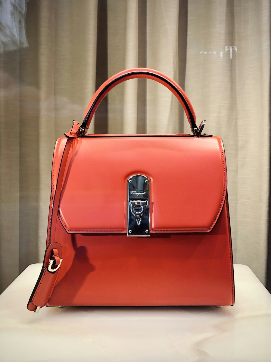 Bolsa como referência de acessório para compor looks